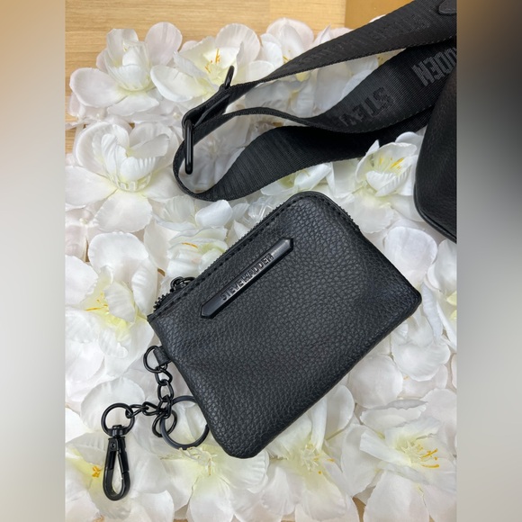 Steve Madden Black Quilted style Crossbody Bag with Chain Strap - Picture 12 of 12